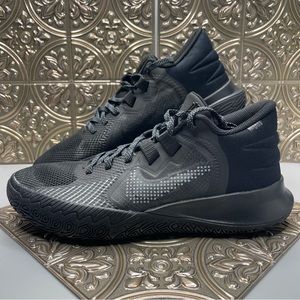 Nike Kyrie Flytrap low men’s size 9